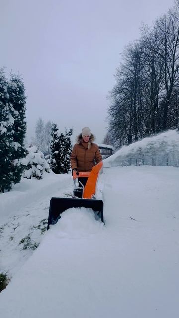 Снегу — нет! ❄️🚫 Знакомьтесь: YARD FOX BASIC 5640H — ваш надёжный помощник