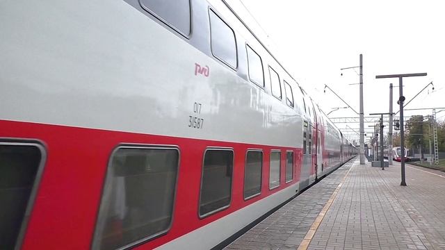 Электровоз ЭП20-039 (ТЧЭ-6) со скорым поездом № 237Я Воронеж — Москва.