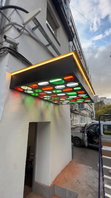 Козырёк с рекламой