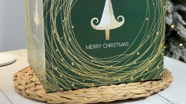 Подарочная коробка НОВОГОДНЯЯ ФАНТАЗИЯ С ЕЛОЧКОЙ, зелёная, картон, 22х22 см, XNA23049871-5