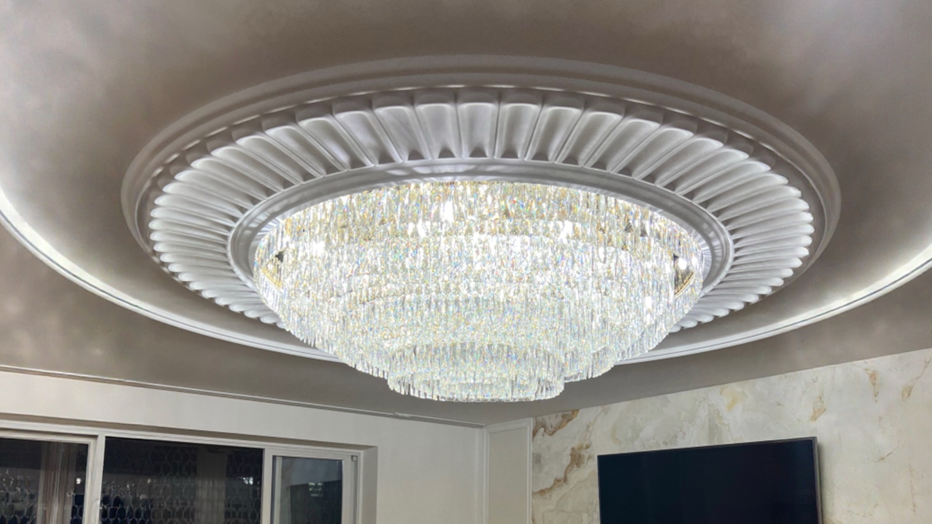 Диаметр 167 см