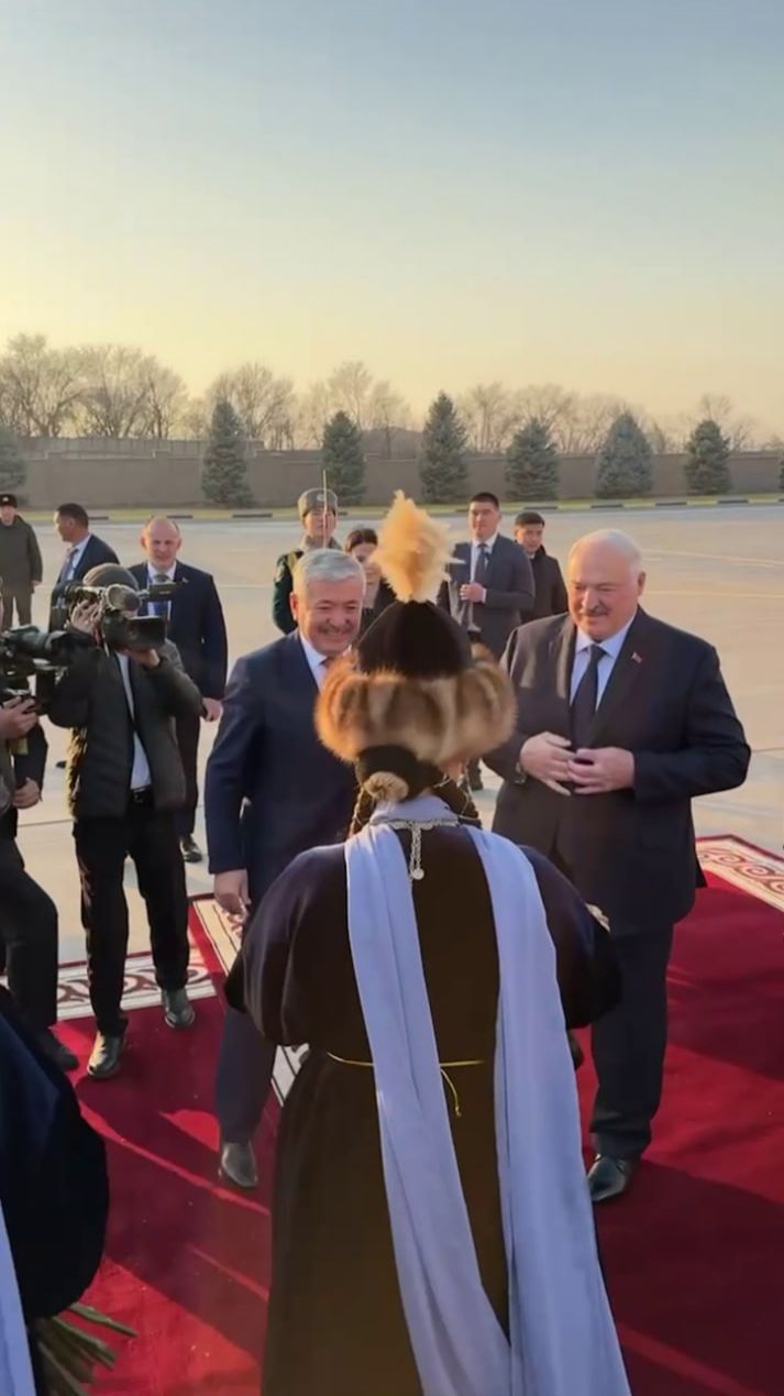 Лукашенко прилетел в Кыргызстан