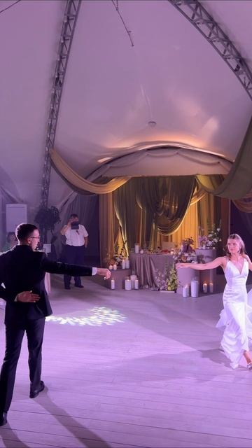 Нежный и завораживающий, он — диалог влюблённых душ, где грация движений рассказывает историю любви