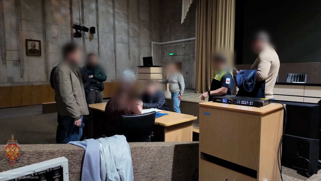 Двоих человек задержали за вымогательство 1,3 млн у ветеранов СВО в Москве