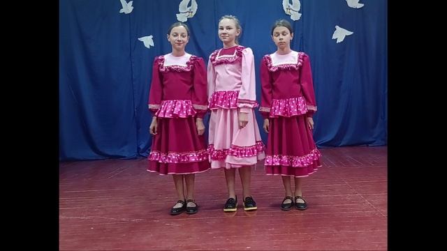 Ты не плачь казачка вокальная группа Соловушка