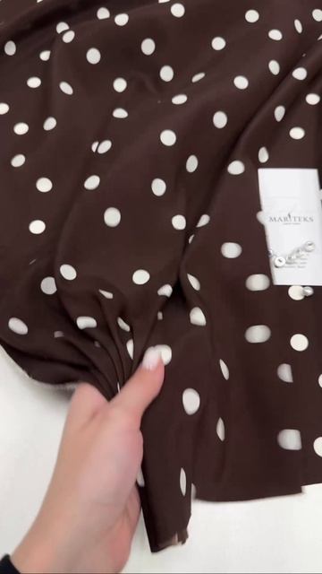 Шёлк Michael Kors в нерегулярный горошек