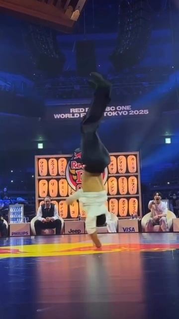 bboydjibril_stitch не следует трендам - он их задает. Первая глава: бросая вызов гравитации. 📖
•••••