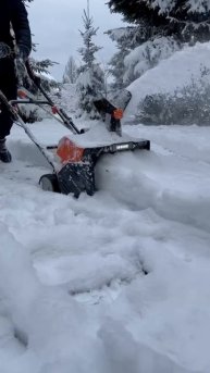 Завтра снежная сказка? ❄️ Или снежный кошмар? 😱 Выбор за тобой!