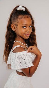 Нарядный костюм из нежного хлопка-шитья