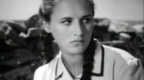 ЕЁ КРАСОТУ СРАВНИВАЛИ С КРАСОТОЙ ИТАЛЬЯНСКИХ КИНОАКТРИС.