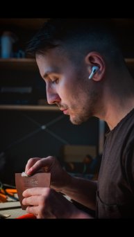 Делаю вручную картхолдер из натуральной кожи