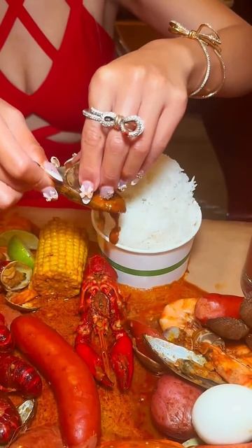 Seafood boil 🤤 #rainaiscrazy