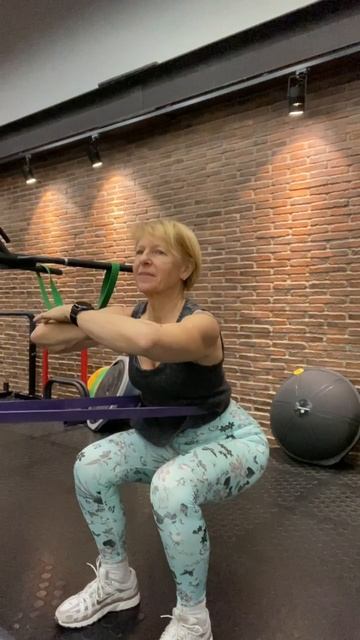 Приседания с больными коленями