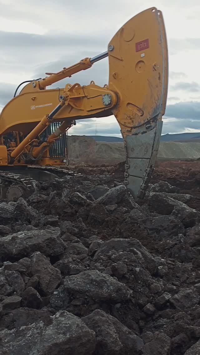 📍Мегарыхлитель MegaR80-XD для Komatsu PC800