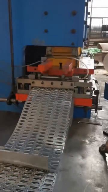 ТОНКОЛИСТОВАЯ АВТОМАТИЧЕСКАЯ ШТАМПОВКА