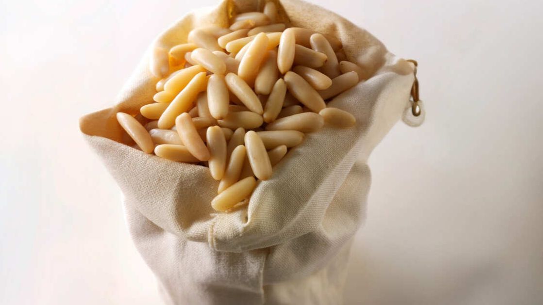 "Щелкунчик": мужчина украл почти 400 килограмм кедровых орехов в Забайкалье