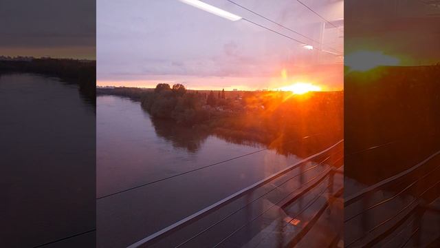 Закат из окна электрички