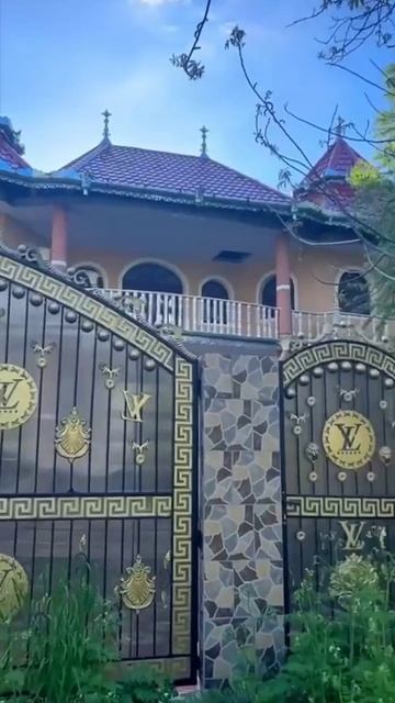 Типичная цыганская хата.