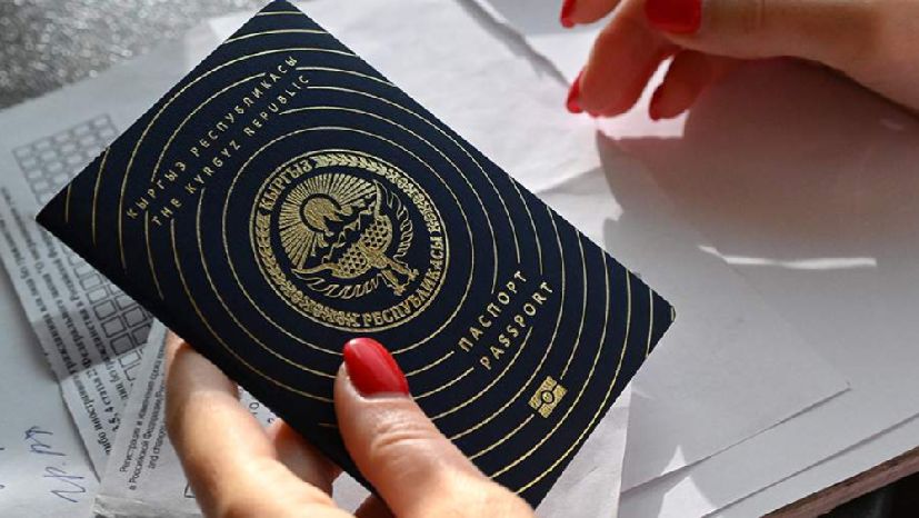 Путин и Жапаров поддержали заинтересованность в киргизских мигрантах в России