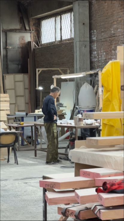 Кто делает красивые дома для отелей? Те самые простые ребята из цеха!