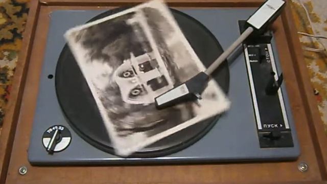 Проигрывание пластинки записанной на фотографию