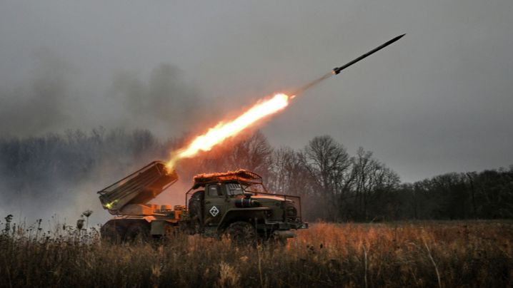 Российские войска нанесли удары по объектам энергетики и ВПК Украины