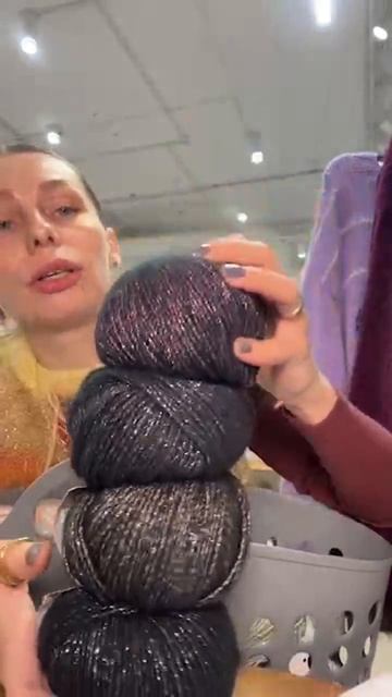 Aura Yarns Starlight: https://clck.ru/3QWyYx
