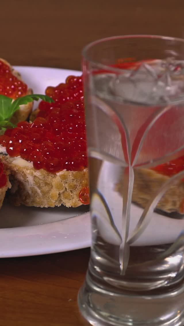 Икра и водка )))