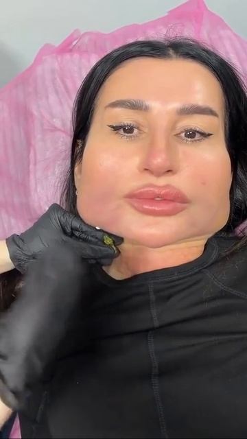 На пике моды 😅😅😅...добавь ещё