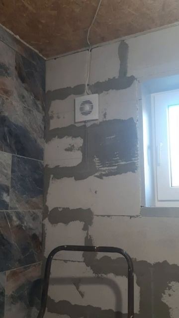 Установка вытяжки в ванной