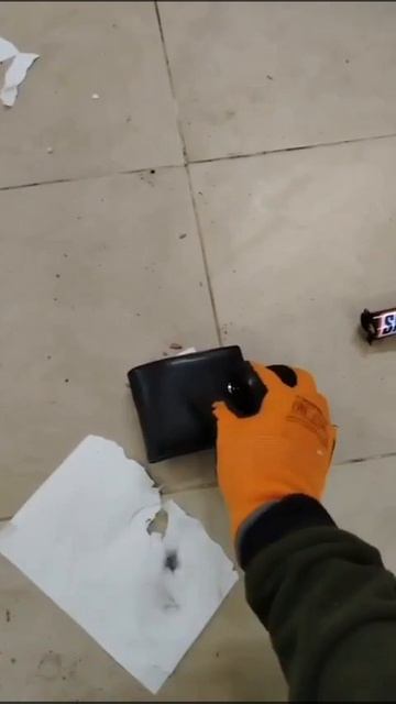 НАГЛЯДНЫЙ ПРИМЕР,ПОЧЕМУ НЕ СТОИТ ТРОГАТЬ НАЙДЕНЫЕ ПРЕДМЕТЫ!!!