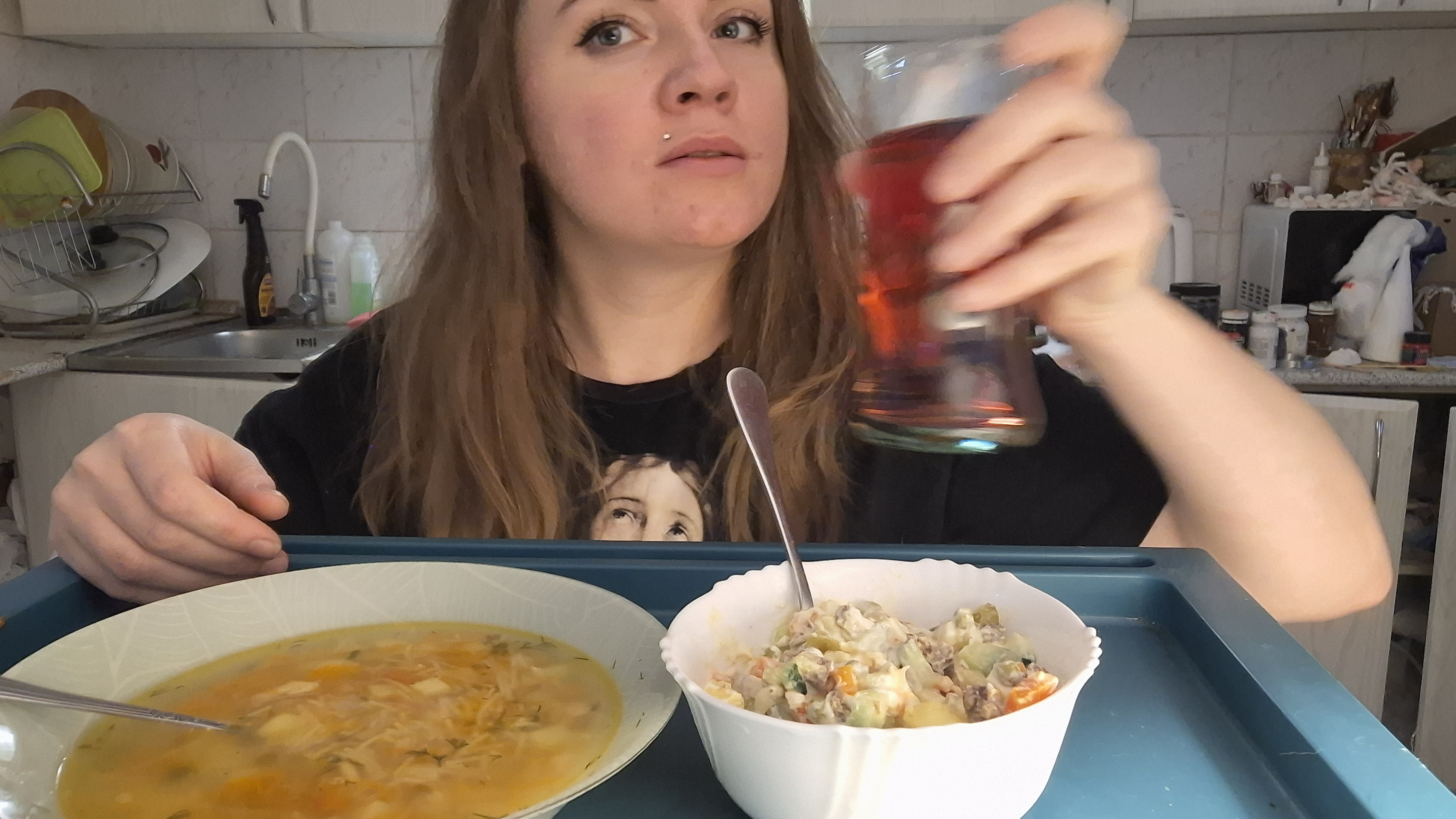 Мукбанг оливье с говядиной, суп с жареной вермишелью #Мукбанг #фудблог