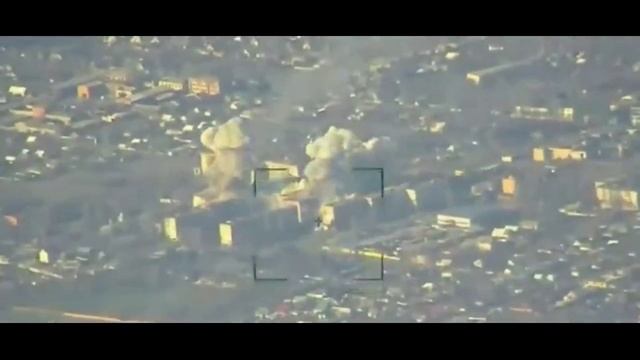 Российские ВКС стирают позиции ВСУ в Гуляйполе - там сейчас ФАБопадение.