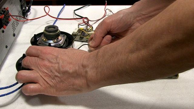 Проверка динамиков KENWOOD T03-0320-05