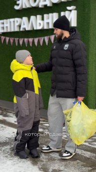 Пластиковая бутылка превращается в спортивную футболку. А с чего все начинается?