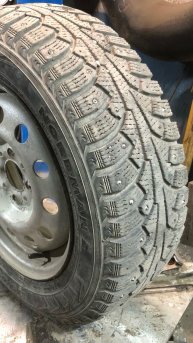 Колесо б/у Nokian Tyres Nordman 5 175/65 R14 86T на ВАЗ