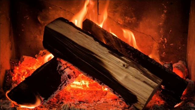 Искры камина