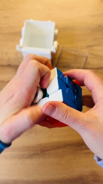 Распаковка кубика Рубика для спидкубинга MoYu 3x3x3 RS3 M v5!