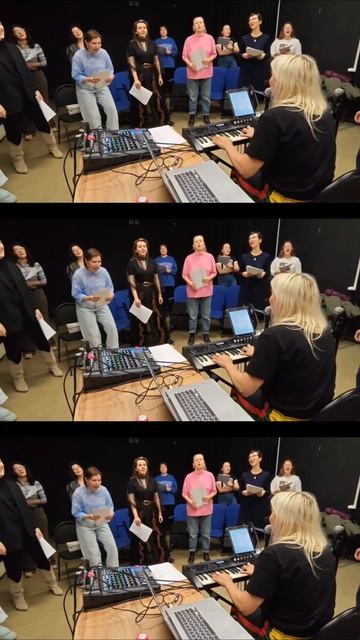 8Герц - коллективное создательное. Творим вместе прямо в моменте.