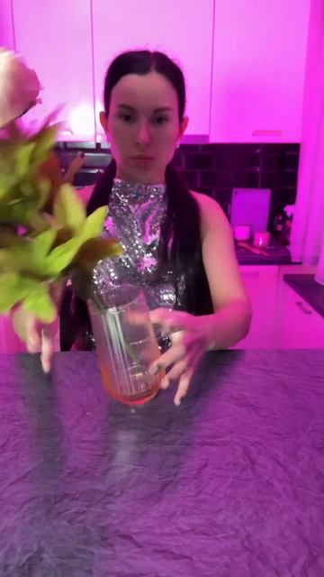 Как поставить цветы в вазу