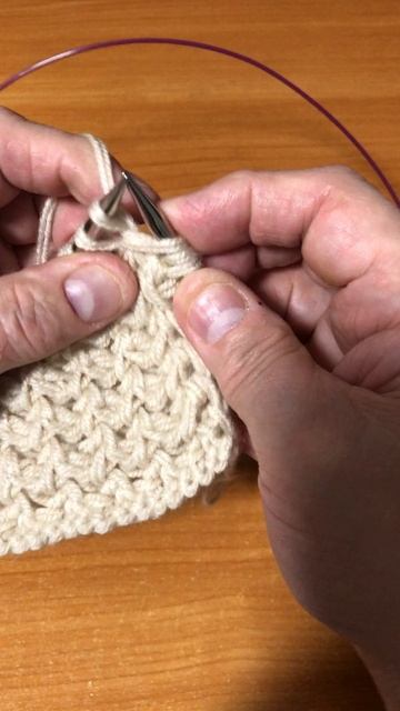 Один ряд двустороннего узора спицами