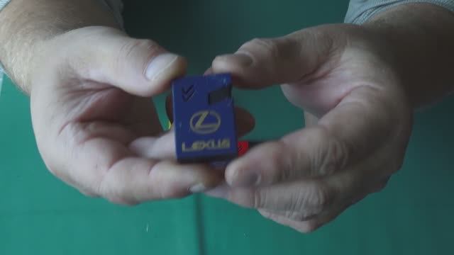 ВИНТАЖНЫЕ РЕДКИЕ ЗАЖИГАЛКИ-МАЛЮТКИ ПРОШЛОГО ВЕКА,НАЧАЛА 90х!!