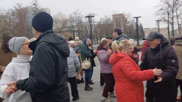 БОКАЛ IГРИСТОГО ВИНА