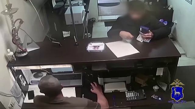 Украл в одном ломбарде, сдал в другом.