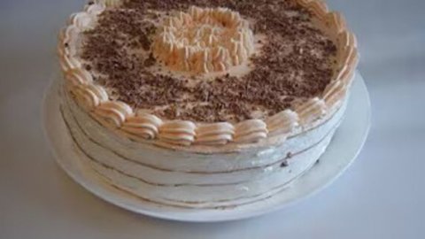 Торт,я его слепила из того, что было...Маринкины творинки. Всем МИРА и Добра!