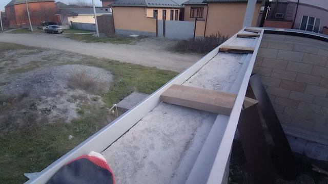 Жестяные работы. Крышка на кирпичный забор.