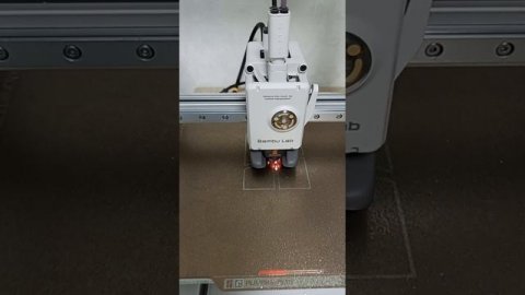 Печать мини ящерицы на 3D FDM принтере из PLA пластика кораллового цвета