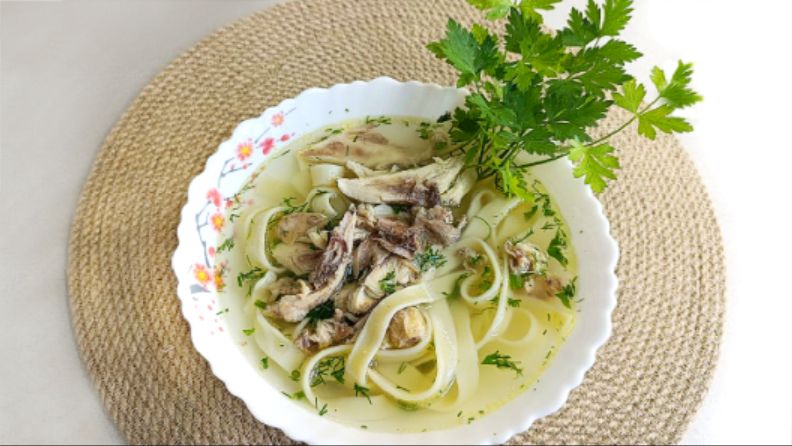 Как сварить вкусно домашний и полезный КУРИНЫЙ БУЛЬОН! Пошаговый рецепт!