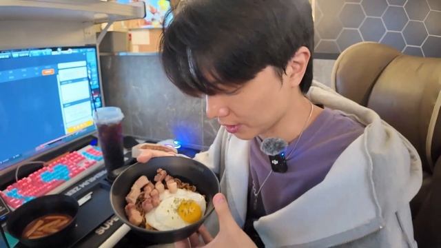 ЕМ 24 ЧАСА ТОЛЬКО В КОРЕЙСКИХ КОМП КЛУБАХ | ПОПУЛЯРНАЯ ЕДА