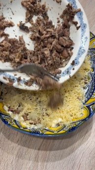 Салат «Мимоза» по классическому рецепту! Очень нежный и воздушный!